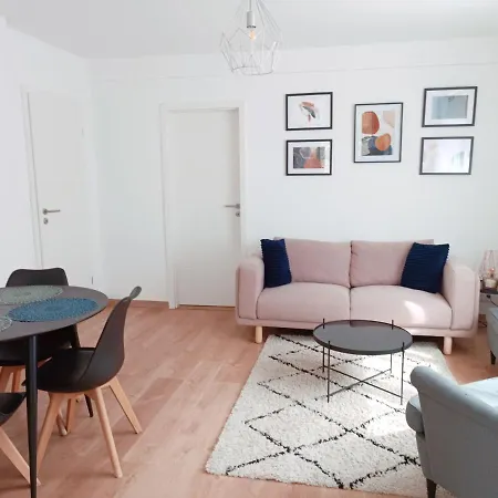 Appartement Cosy Dans Une Maison Calme Et Parking Gratuit Avec Borne Illkirch-Graffenstaden Exterior photo