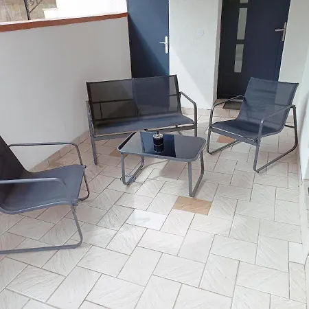 Appartement Cosy Dans Une Maison Calme Et Parking Gratuit Avec Borne Illkirch-Graffenstaden Exterior photo