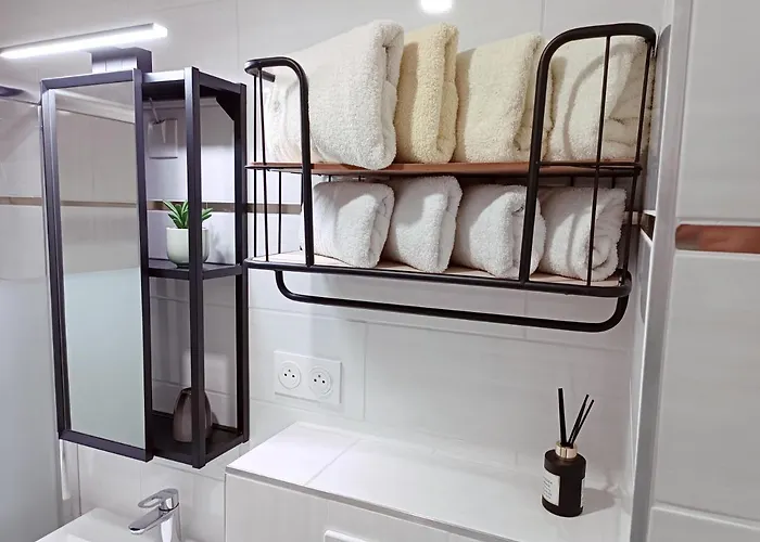 Appartement Cosy Dans Une Maison Calme Et Parking Gratuit Avec Borne